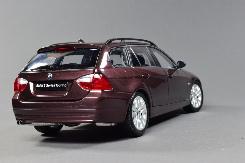 Illustration for article titled 1/18 Wagon Wednesday: Kyosho BMW 3-Series Touring